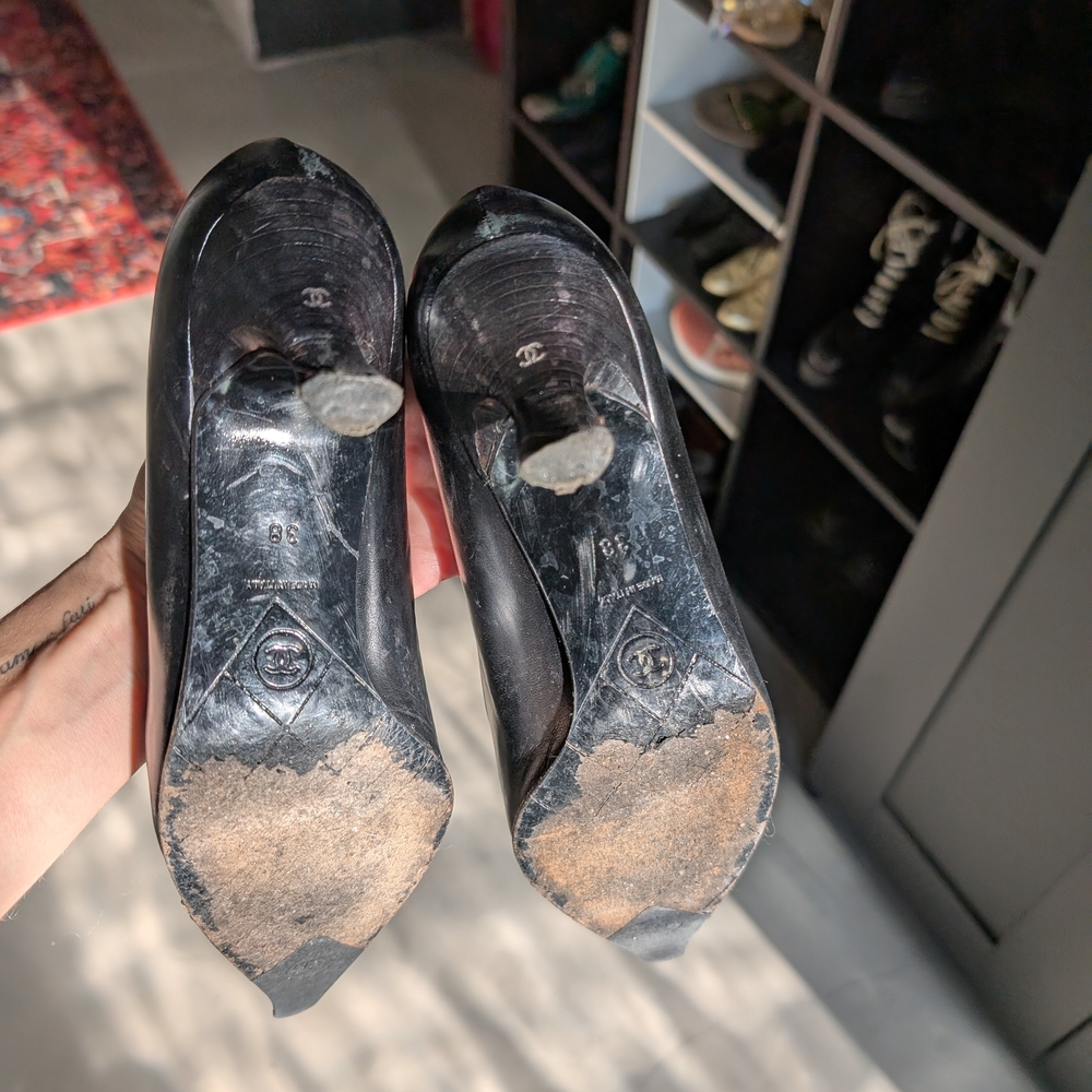 Chanel Black Women's Shoes - Picture 3 of 3